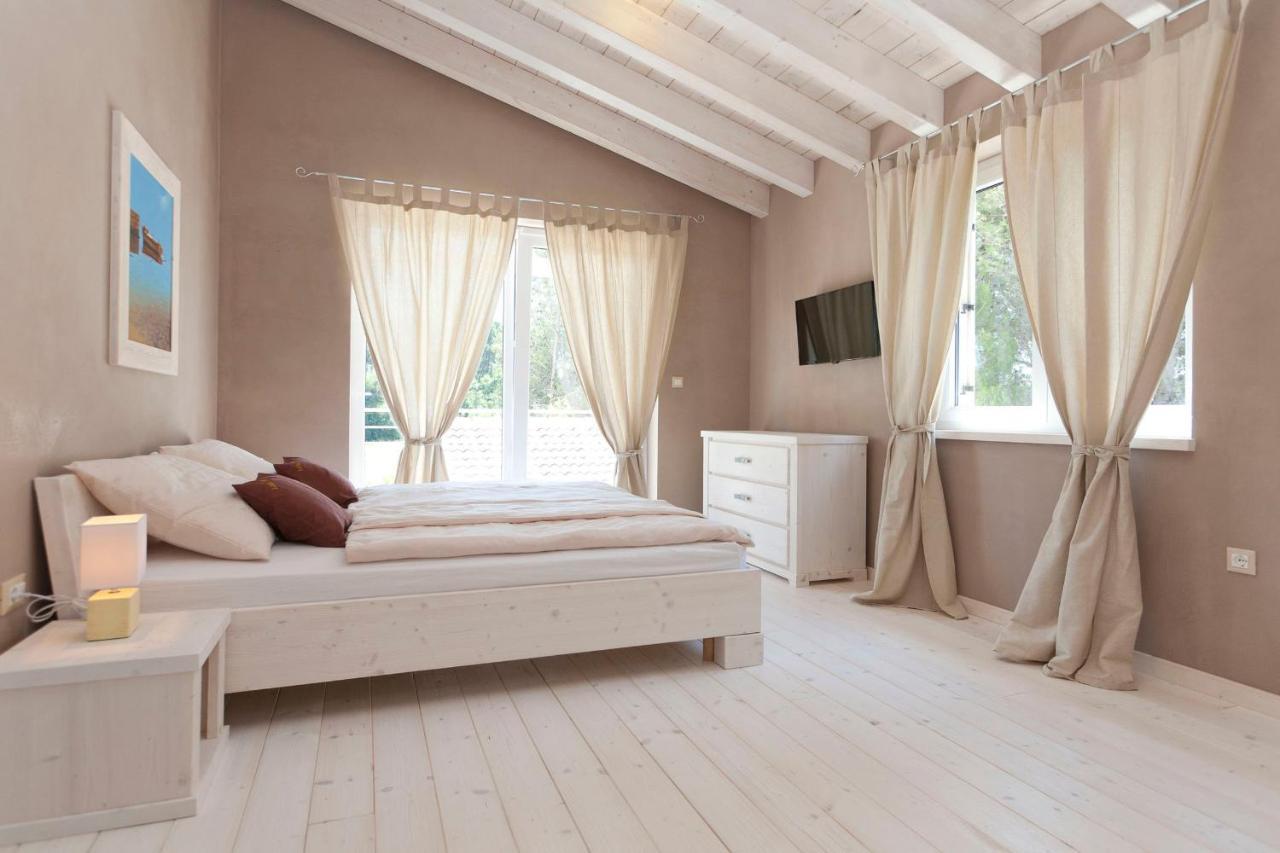Villa Bella - Beautiful And Modern House With Pool, Souna, Jacuzzi & Playground, Liznjan - Istra Ngoại thất bức ảnh