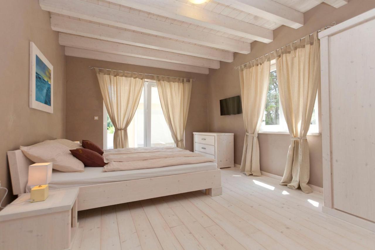 Villa Bella - Beautiful And Modern House With Pool, Souna, Jacuzzi & Playground, Liznjan - Istra Ngoại thất bức ảnh