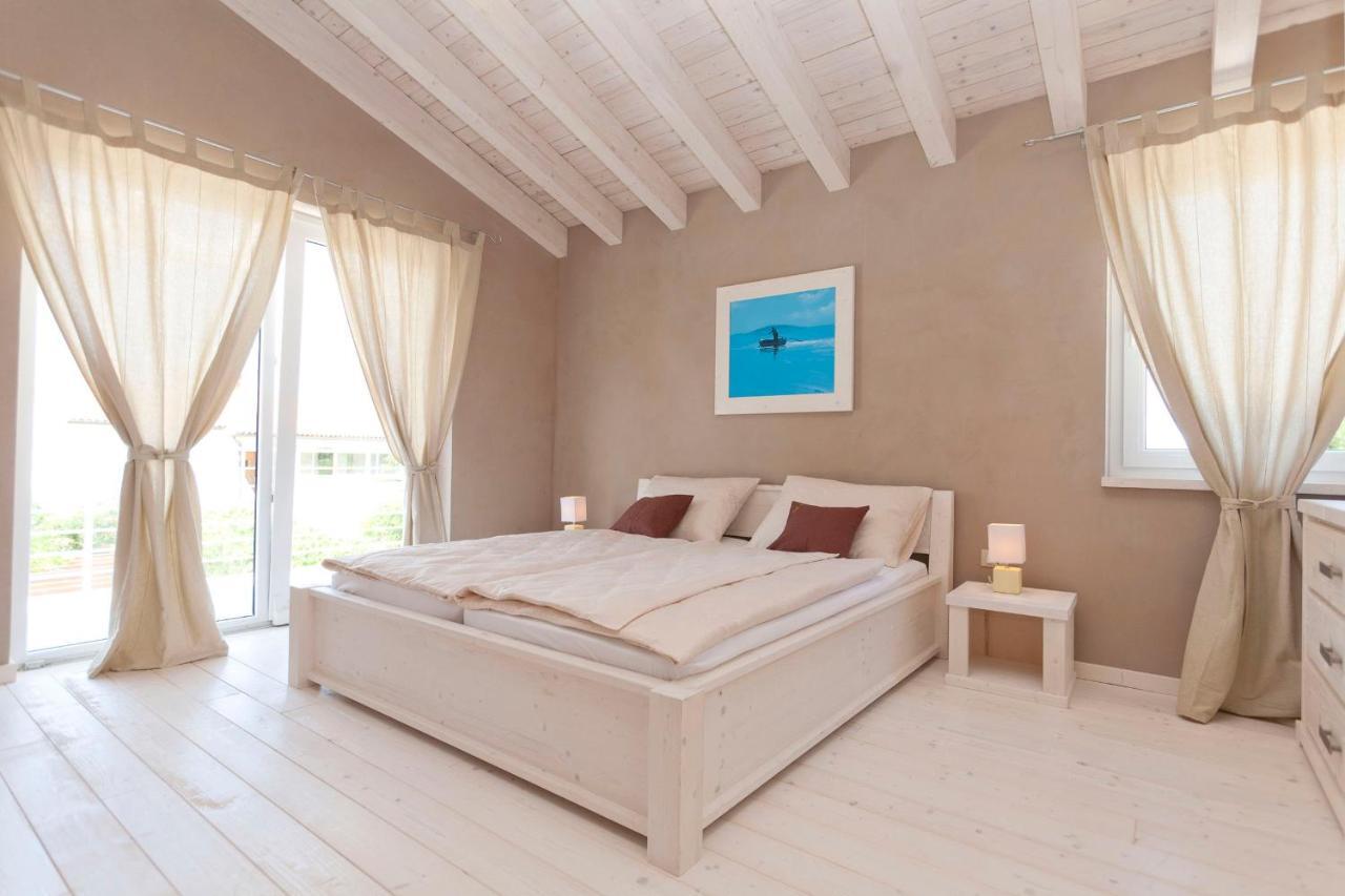 Villa Bella - Beautiful And Modern House With Pool, Souna, Jacuzzi & Playground, Liznjan - Istra Ngoại thất bức ảnh